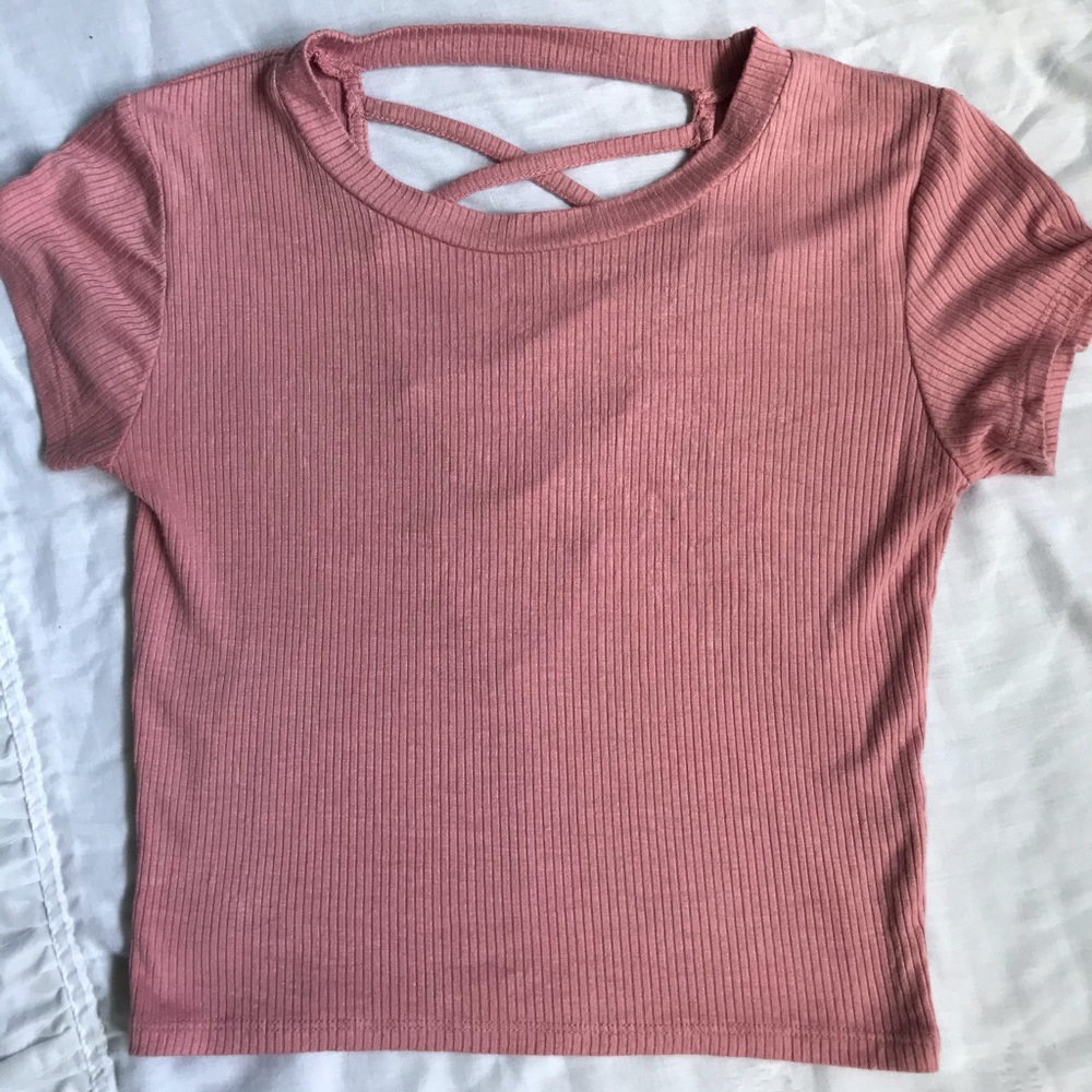 Cute pink cut out back crop top!